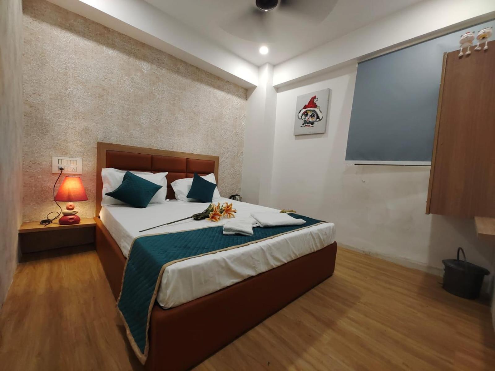 Hotel Prasang Surat Exterior photo