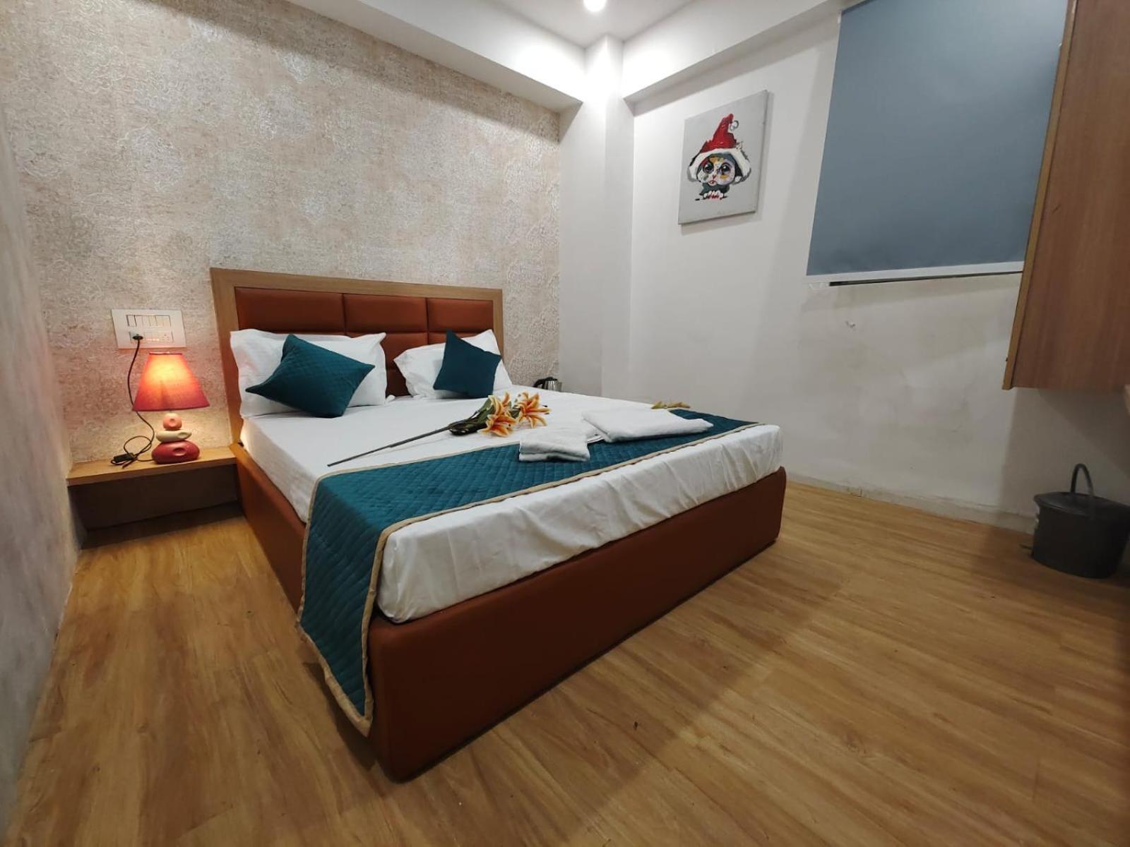 Hotel Prasang Surat Exterior photo