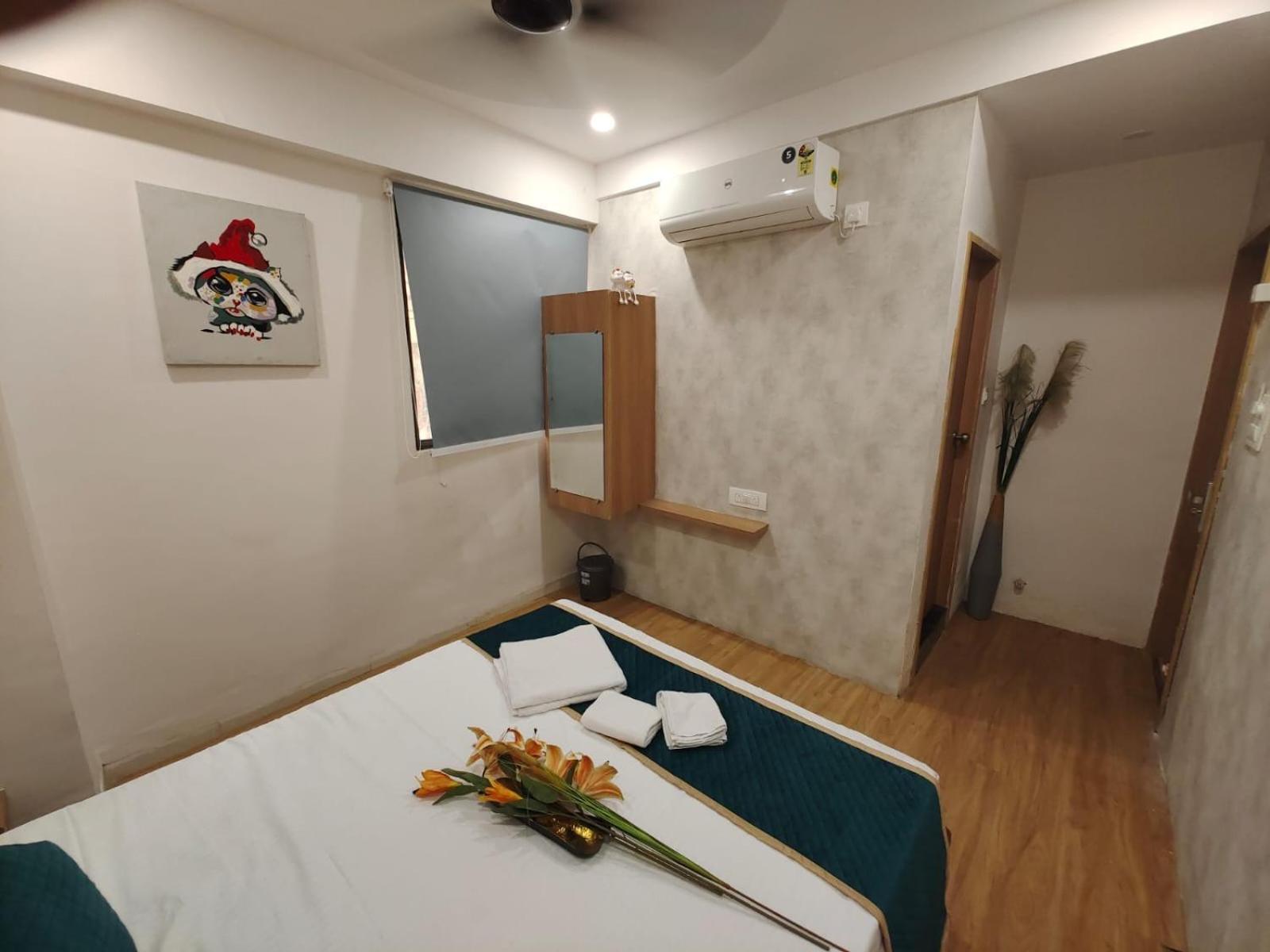 Hotel Prasang Surat Exterior photo